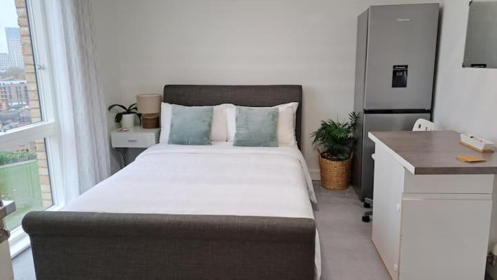 Cozy Double Room With Large En Suite Near Canary Wharf London With Amazing Views In A Shared Apartment Esterno foto