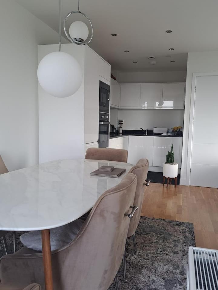 Cozy Double Room With Large En Suite Near Canary Wharf London With Amazing Views In A Shared Apartment Esterno foto