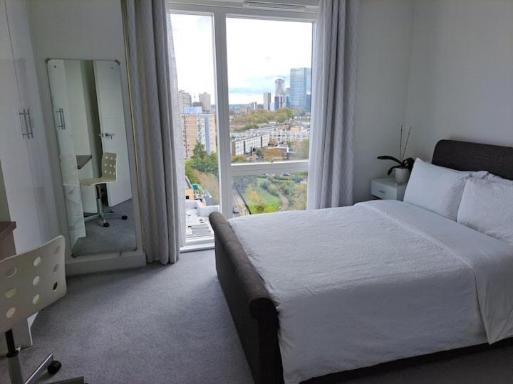 Cozy Double Room With Large En Suite Near Canary Wharf London With Amazing Views In A Shared Apartment Esterno foto