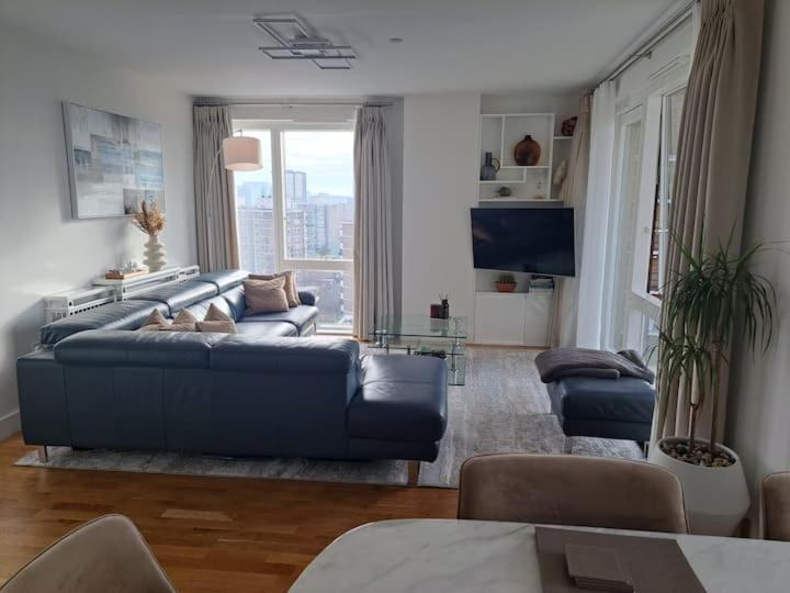 Cozy Double Room With Large En Suite Near Canary Wharf London With Amazing Views In A Shared Apartment Esterno foto