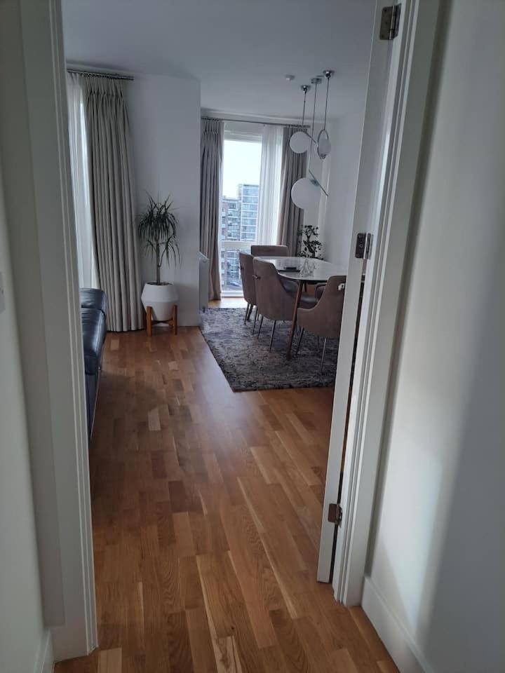 Cozy Double Room With Large En Suite Near Canary Wharf London With Amazing Views In A Shared Apartment Esterno foto