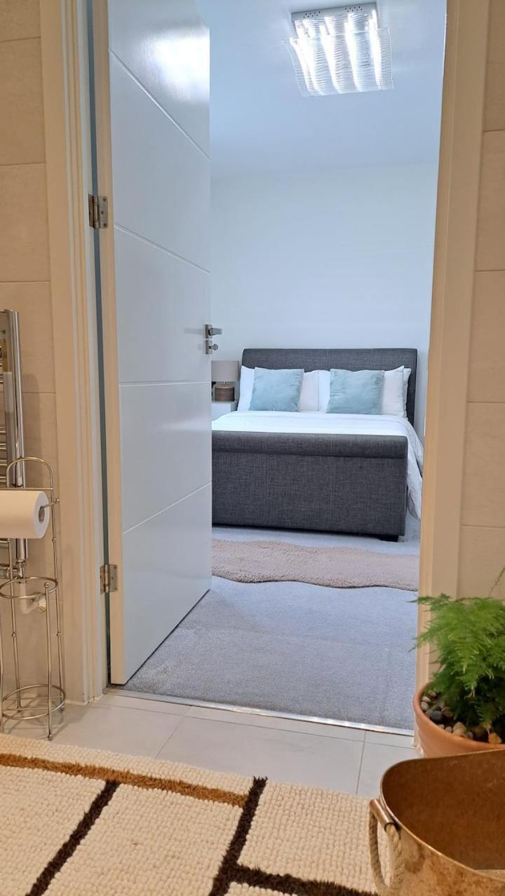 Cozy Double Room With Large En Suite Near Canary Wharf London With Amazing Views In A Shared Apartment Esterno foto