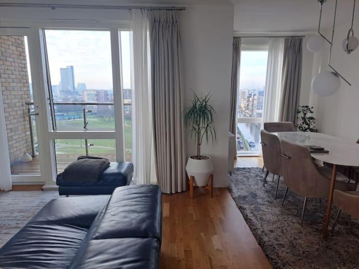 Cozy Double Room With Large En Suite Near Canary Wharf London With Amazing Views In A Shared Apartment Esterno foto